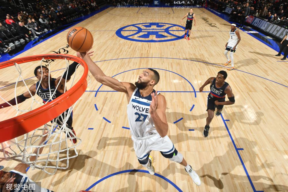 赛场上展现 赛场上展现