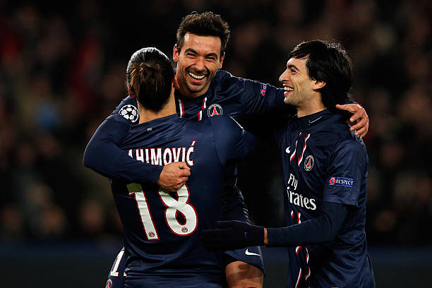 她组织了一 她组织了一